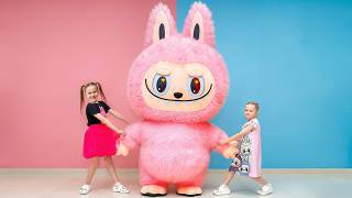 Sisters Want the Same LABUBU! Alex Teaches Dasha & Stephi How to Share