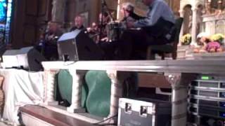 Mick Moloney and Friends Play a Medley of Reavey Tunes