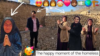 Homeless Family Travels to Buy Land & Build Dream Home with Community Support