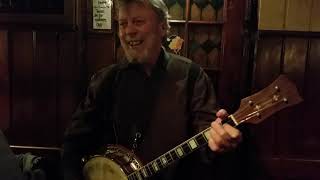 FOR AN ENCORE, JONAS WINDING SINGS THE WILD ROVER At Hvide Lam - December 2019