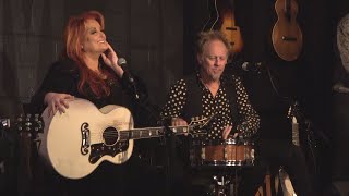 Wynonna Judd - Feeling Good - Live at McCabe's