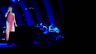 Faith Hill- Bridge Over Troubled Water LIVE