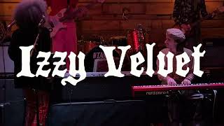 IZZY VELVET (live at Harvard Yard Bar)