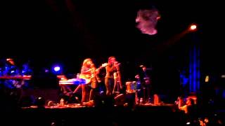 Carla Morrison - Esta Soledad con Julieta Venegas (Teatro Metropólitan, D.F., 27 Nov 2011)
