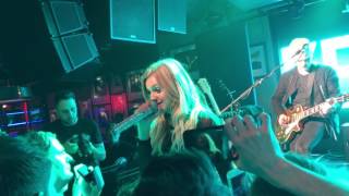 Kelsea Ballerini- Square Pegs. Live in London.