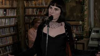 Elodie Gervaise sings 'Sex And Candy' by Marcy Playground — Cassette Head Sessions