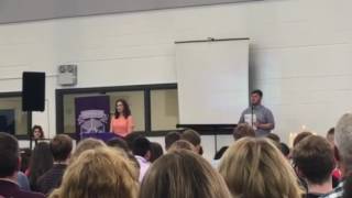 Luke Murray sings Rivers and roads