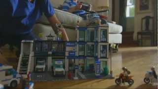 LEGO City: Undercover - E3 2012 Gameplay Trailer [HD]