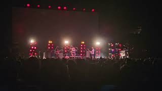 "Facts ~ "Some Mutts (Can't Be Muzzled)" - Amyl & The Sniffers @ Bill Graham Civic, SF 10/5/25