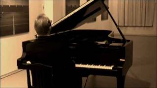 Andrew Chubb plays Philip Glass in CANADA - 'Metamorphosis V'