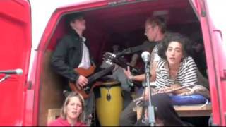Cocos Lovers - 'The Howling Wind' - The Pedal Sessions