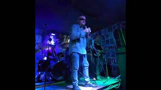 PUNTO MUERTO - "Femme Fatale" - en vivo en Clash City Rockers 24/05/2025
