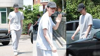 Jin Appears Simple While Casting a “Valuable Vote” — His Neutral Outfit Becomes a Major Highlight!