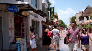 a stroll down 5th Avenue in Playa del Carmen....