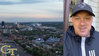 Coach Collins of Georgia Tech Football Helps #LightItBlue To Honor Atlanta's Essential Workers