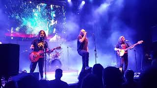 Magic de Spell - Όταν Νυχτώνει (Κάτι Νύχτες Σαββάτου) (Live @ Σπήλι, Ρέθυμνο 11/8/2023)