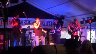 The Howlers @ Kidgeeridge 2011