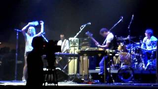 Metric - Help, I'm Alive