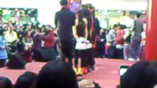 100213 SHINee in HK - making up