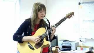 Mainly Folk Live Sessions: Sarah McQuaid - Charlie s Gone Home