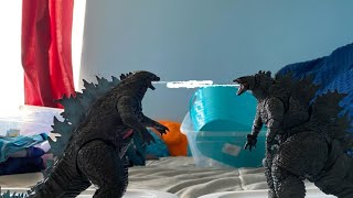 Playmates vs S.H MonsterArts