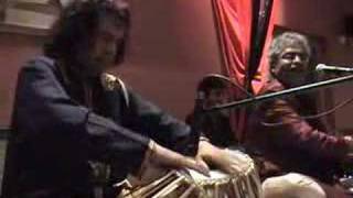 Ustad Tari Khan w/ Hariharanji 9 - May 2005