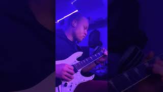 It’s a guitar type of night🎸￼