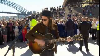 James Bay (Busking) - Craving (Acoustic) @ Sydney Opera House (Forecourt) 14/08/2015