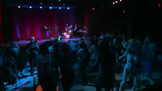 20 Curtain Call  When the Saints Go Marching in