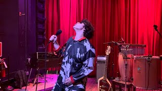 Insista em Mim by Ana Frango Eléctrico [LIVE]