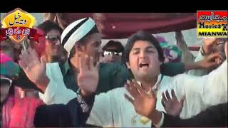 cute baby dancing in attaullah khan esakhelvi show