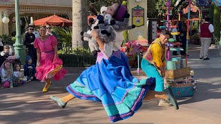 #encanto #maribelsgiftsoftheseason  #christmas #holiday #castmembers #socalwrizz #foryou #fyp