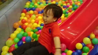 Kyan having fun @ the Play area, Ball pit and slide in Johor (JB) Jeju Korean BBQ Restaurant.