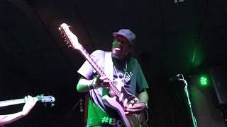 Eric Gales- mid song improvise