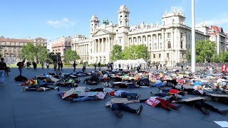 [2019.05.17] Kihalás Die-In Budapest 2019 (Extinction Rebellion (Lázadás a Kihalás ellen)
