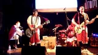 The Clay Pigeons - Merry Christmas (I Don't Want To Fight Tonight) (Christmas Show 2013)