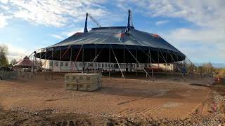 Sodankylän elokuvajuhlien Ison teltan pystytys 2025