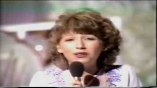 Lena Zavaroni Singing Make Your Own Kind Of Music From Her 1980 TV Series
