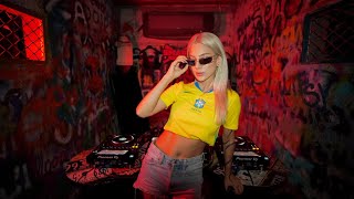 Sherry - Melodic Techno & Progressive House DJMix | Live Set From Dubai, UAE