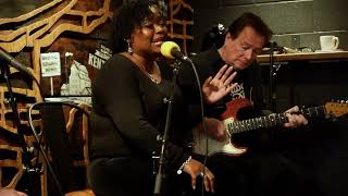 Shemekia Copeland performs "Uncivil War (Live on Sound Opinions)"