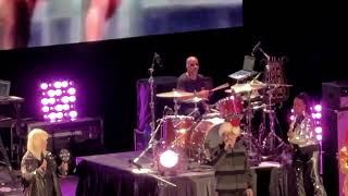 The B-52s @ Shoreline Amphitheatre 10/16/25 "Dance This Mess Around"
