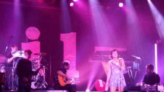 Lily Allen - "Littlest Things" live @ First Avenue