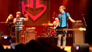 R5 Live at the House Of Blues Cleveland - "Thrift Shop" Cover / Ross on Drums!